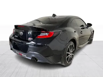 2023 Toyota GR86 - image 14