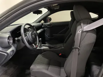 2023 Toyota GR86 - image 3