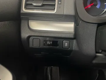 2016 Subaru Crosstrek Hybrid - image 28
