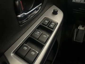 2016 Subaru Crosstrek Hybrid - image 22