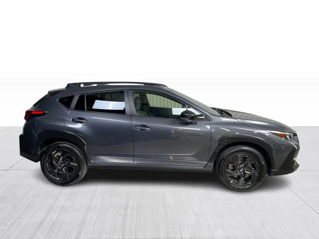 2024 Subaru Crosstrek — photo 2