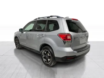 2018 Subaru Forester - image 10