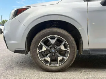 2018 Subaru Forester - image 7