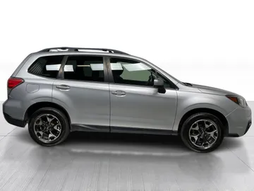 2018 Subaru Forester - image 2