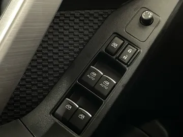2018 Subaru Forester - image 19