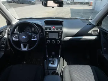 2018 Subaru Forester - image 4