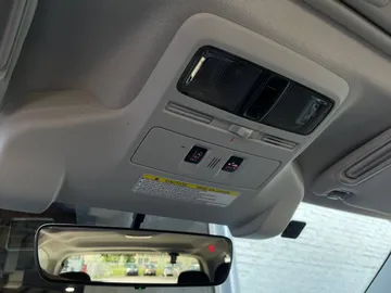 2017 Subaru Forester - image 31
