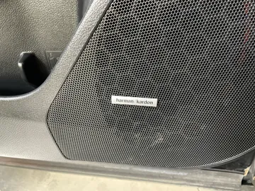 2017 Subaru Forester - image 26