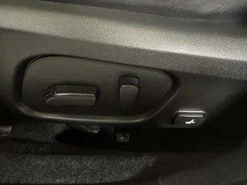 2017 Subaru Forester - image 20