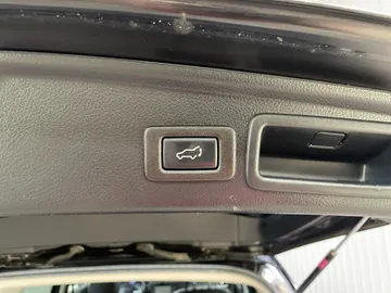 2017 Subaru Forester - image 22