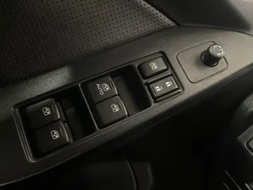 2016 Subaru Forester - image 21