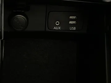 2016 Subaru Forester - image 29