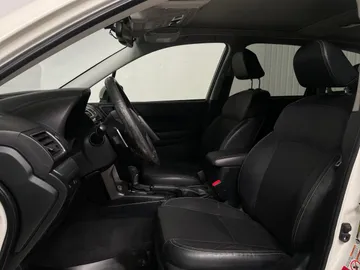 2016 Subaru Forester - image 3