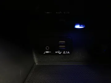 2020 Subaru Forester - image 30