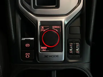 2020 Subaru Forester - image 27