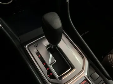 2020 Subaru Forester - image 31