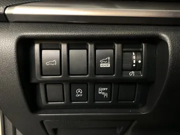 2020 Subaru Forester - image 33