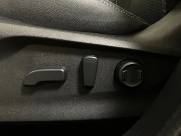 2020 Subaru Forester - image 21