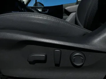 2023 Subaru Forester - image 25