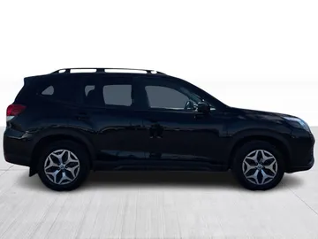 2023 Subaru Forester - image 2