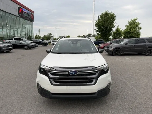 2025 Subaru Forester — photo 2