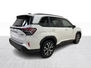 2025 Subaru Forester - image 15