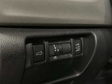 2025 Subaru Forester - image 32
