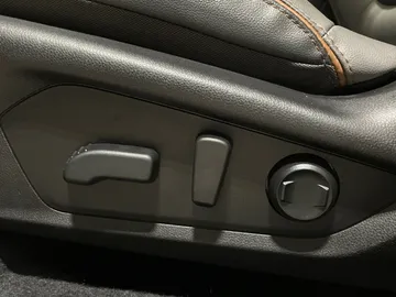 2025 Subaru Forester - image 19