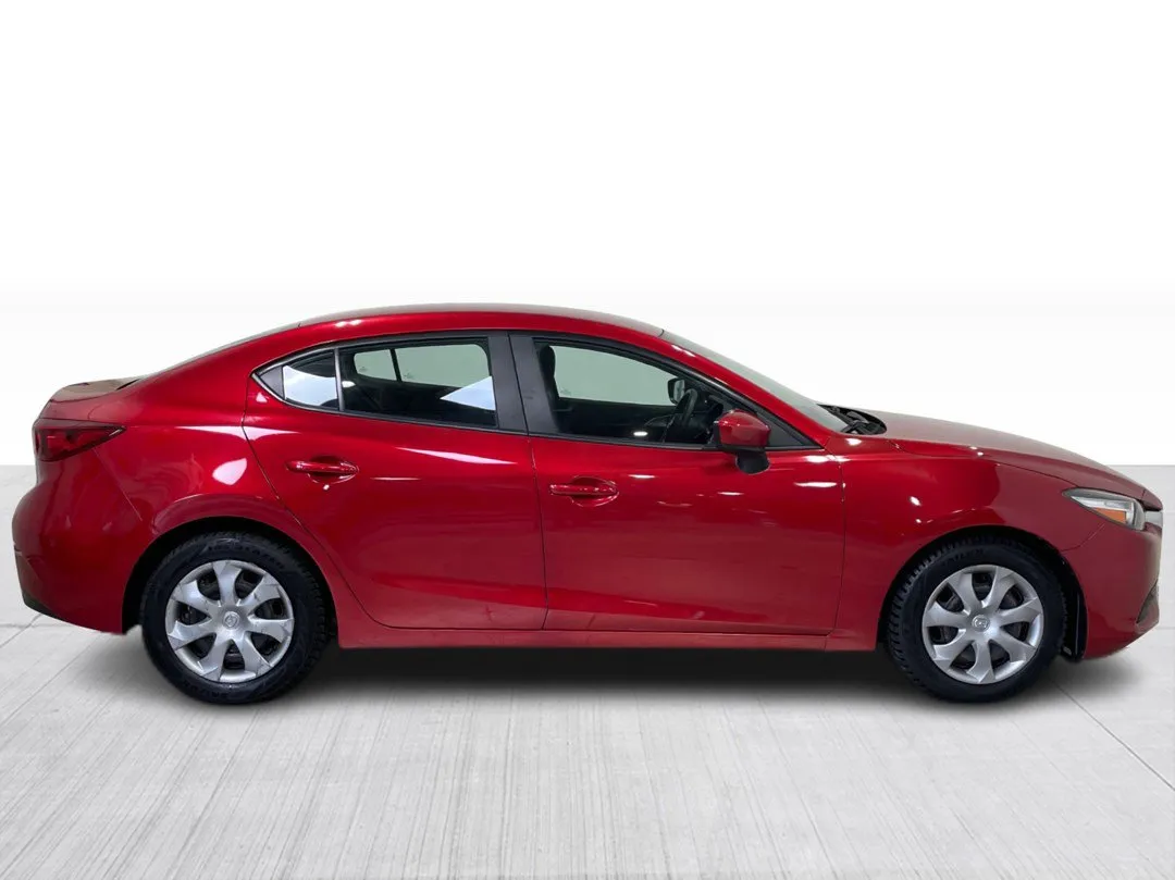 2018 Mazda Mazda3 — photo 2