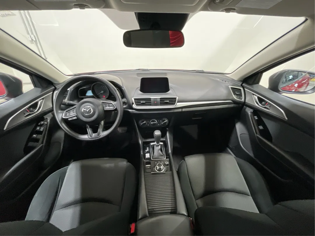 2018 Mazda Mazda3 — photo 4