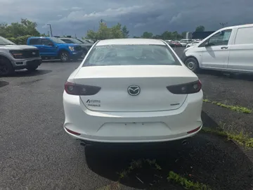2022 Mazda Mazda3 - image 6