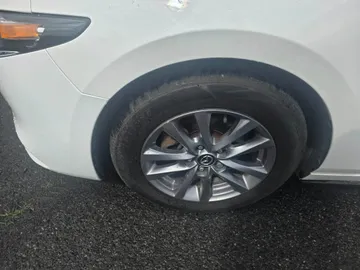 2022 Mazda Mazda3 - image 7