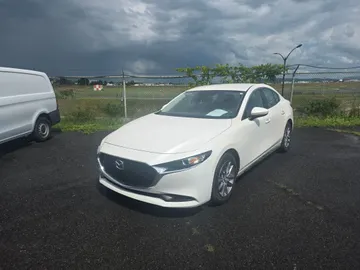2022 Mazda Mazda3 - image 3