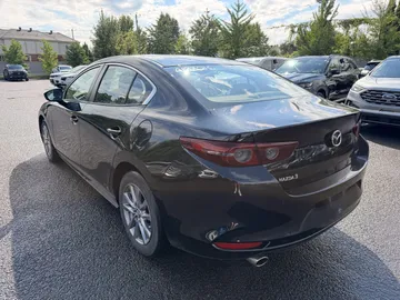 2021 Mazda Mazda3 - image 3