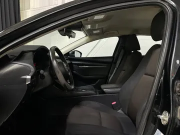 2021 Mazda Mazda3 - image 3