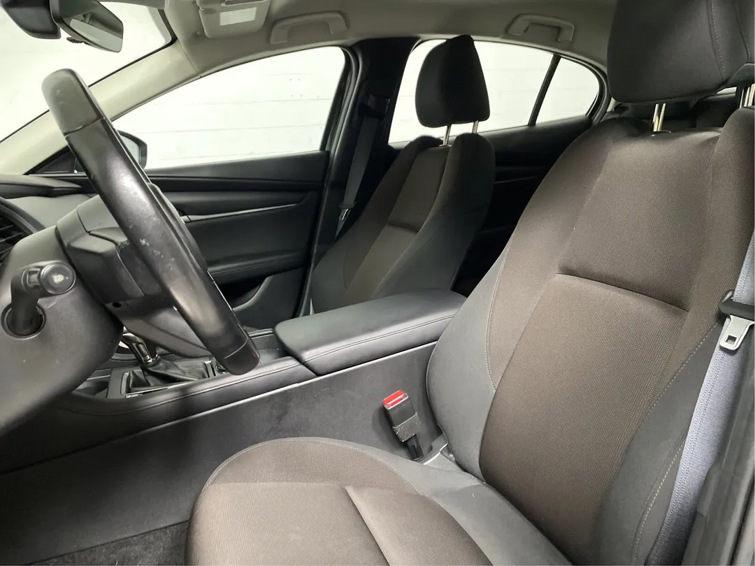 2022 Mazda Mazda3 — photo 3