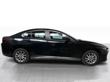 2022 Mazda Mazda3 - image 2