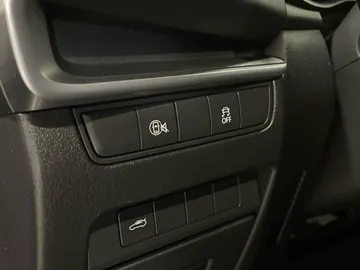 2025 Mazda Mazda3 - image 27
