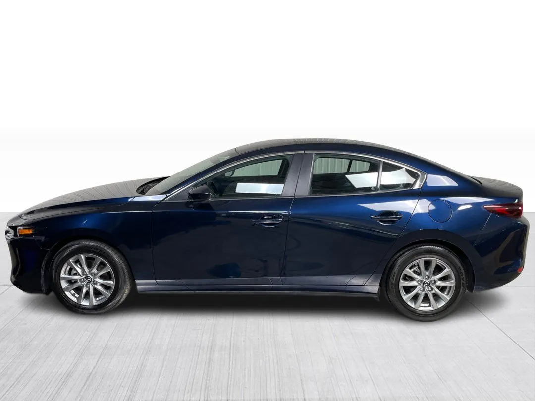 2025 Mazda Mazda3 — photo 8