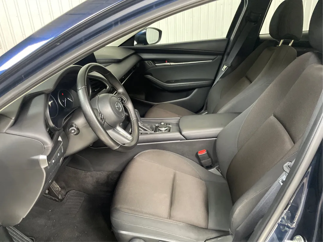 2025 Mazda Mazda3 — photo 3