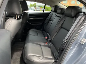 2025 Mazda 3 - image 15