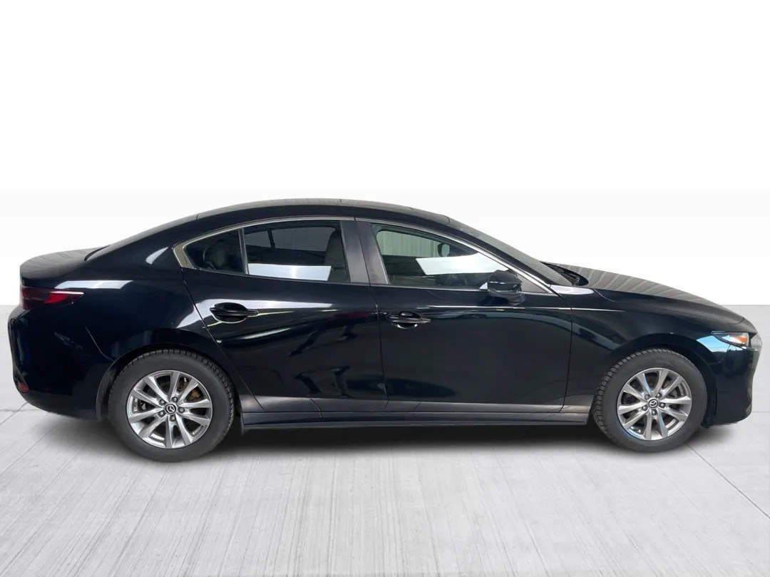 2019 Mazda Mazda3 — photo 2