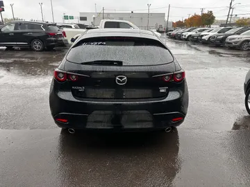 2022 Mazda Mazda3 Sport - image 7