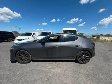 2022 Mazda Mazda3 Sport - image 4