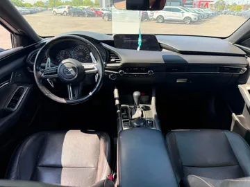 2022 Mazda Mazda3 Sport - image 9