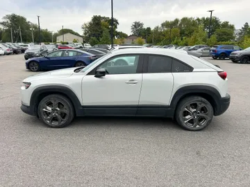 2022 Mazda MX-30 EV - image 6