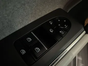2022 Mazda MX-30 EV - image 27