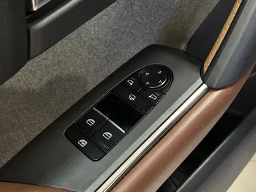 2022 Mazda MX-30 EV - image 27