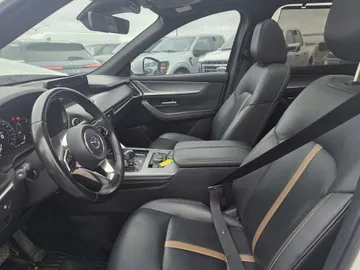 2024 Mazda CX-90 PHEV - image 8