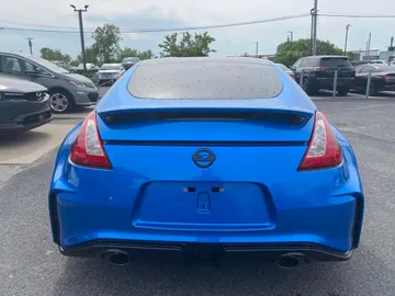 2018 Nissan 370Z Coupe - image 6